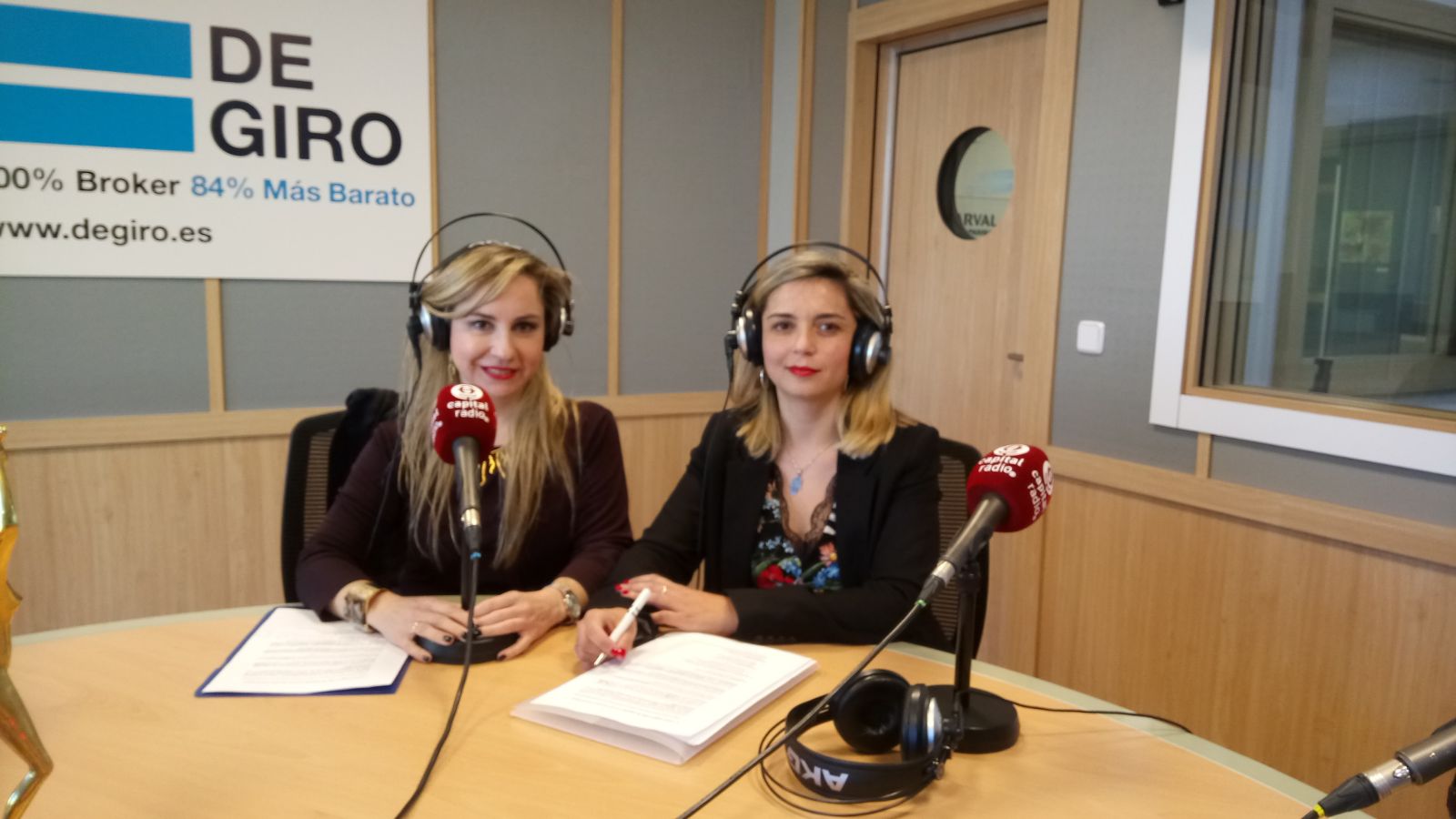 Entrevista a la Decana en Capital Radio sobre los nuevos CURSOS SOBRE FRANQUICIAS de la Facultad de Comercio y Turismo - 1